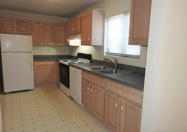 3rd image of 800 Bearses Way #4NF, Hyannis, MA 02601 | MLS# 73527491