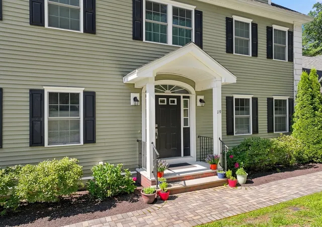 2nd image of 19 Riverside Dr, North Reading, MA 01864 | MLS# 73562128