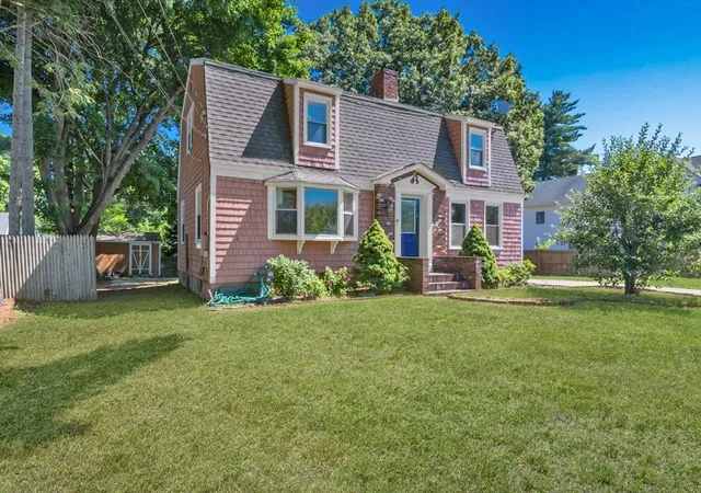 Homes for sale in Agawam, MA | 14 Bessbrook, Agawam, MA 01030 | MLS# 73547377