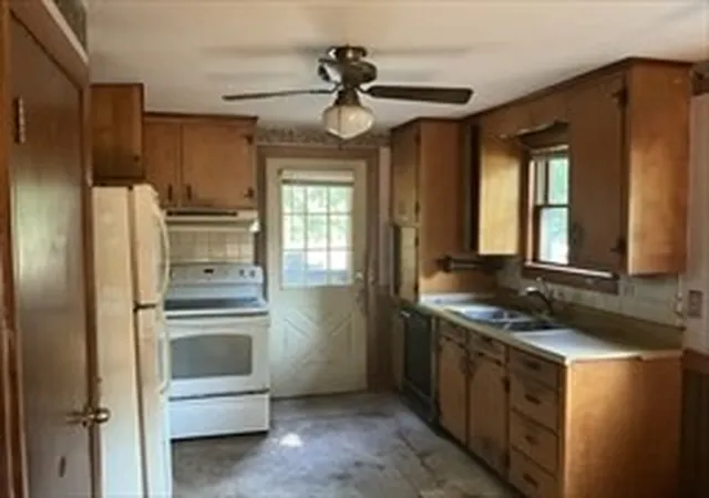 Photo 4 of Sale Pending at 41 West St, Foxboro, MA 02035 | MLS# 73555985 | Listing updated on 2026-08-18
