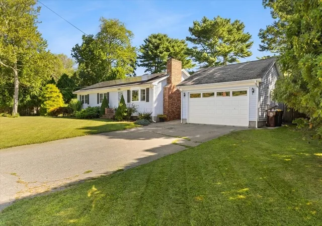 Photo 3 of Sale Pending at 16 Green Meadow Dr, Acushnet, MA 02743 | MLS# 73568408 | Listing updated on 2026-09-28