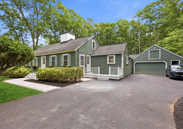 1st image of 358 East St, Carlisle, MA 01741 | MLS# 73535460