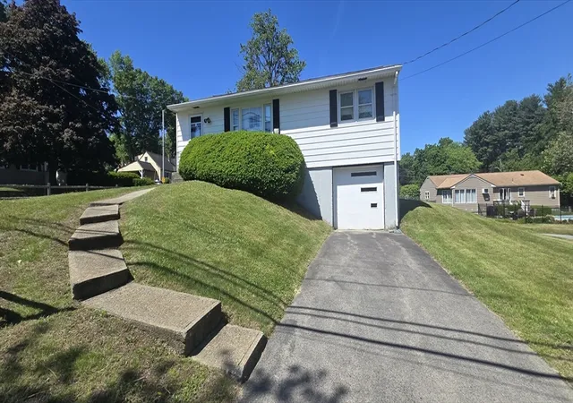 2nd image of 284 Oak Street, Methuen, MA 01844 | MLS# 73539381