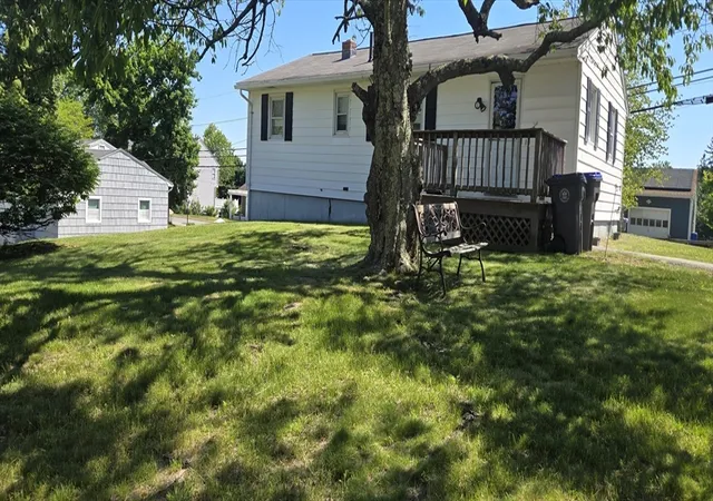 3rd image of 284 Oak Street, Methuen, MA 01844 | MLS# 73539381