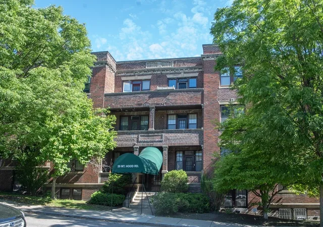 Listing Photo 2 - Condo for sale in building located at 29 Mount Hood Rd, Boston, MA 02135 - Unit #8