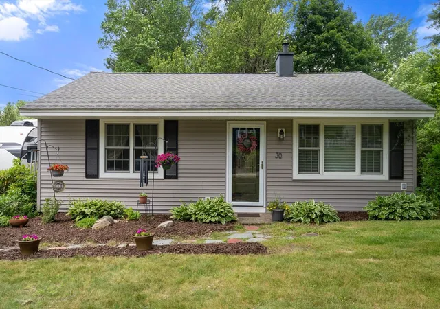 Homes for sale in Holden, MA | 30 Colonial Rd, Holden, MA 01520 | MLS# 73539983