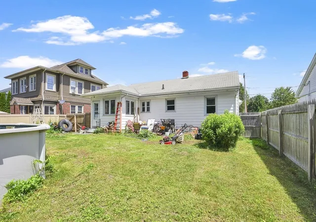 Homes for sale in Chicopee, MA | 53 Ellerton St, Chicopee, MA 01020 | MLS# 73536837