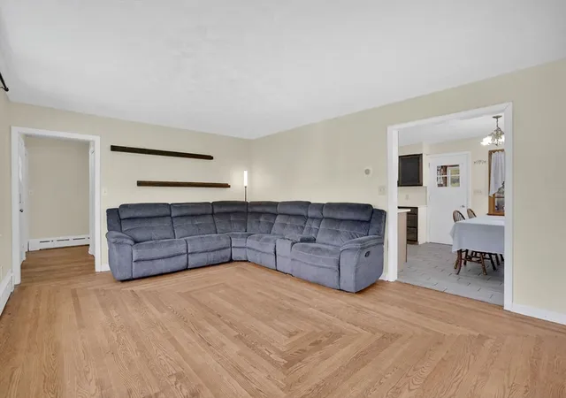 Homes for sale in Chicopee, MA | 53 Ellerton St, Chicopee, MA 01020 | MLS# 73536837