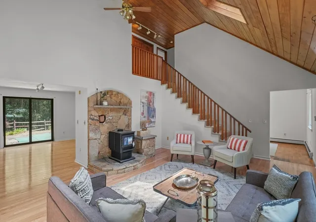 5th image of 12 Baker Rd, Salisbury, MA 01952 | MLS# 73533784