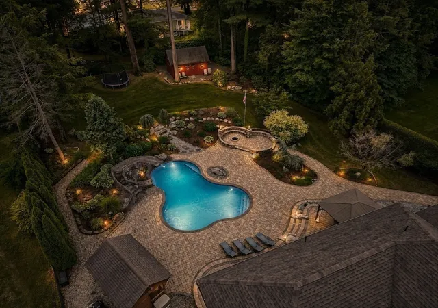 3rd image of 56 Cardinal Ln, Westfield, MA 01085 | MLS# 73547048