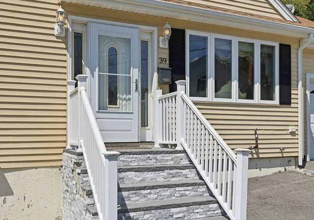 Photo 2 of Single family home for sale at 39 Sunflower Rd, Holbrook, MA 02343 | MLS# 73559970 | Listing updated on 2026-09-04