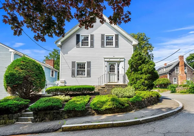 Homes for sale in Marblehead, MA | 10 Highland Terrace, Marblehead, MA 01945 | MLS# 73543394