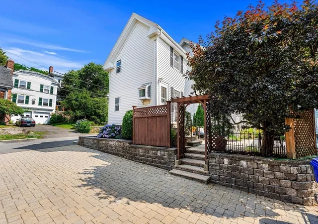 Homes for sale in Marblehead, MA | 10 Highland Terrace, Marblehead, MA 01945 | MLS# 73543394