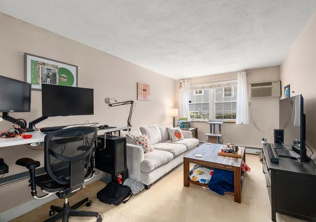3rd image of 99 Pleasant St #A4, Watertown, MA 02472 | MLS# 73513432