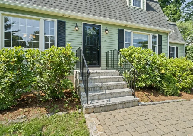 Homes for sale in Walpole, MA | 24 Pontiac Road, Walpole, MA 02081 | MLS# 73527153
