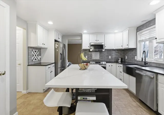 Homes for sale in Bellingham, MA | 133 Grove St, Bellingham, MA 02019 | MLS# 73460323