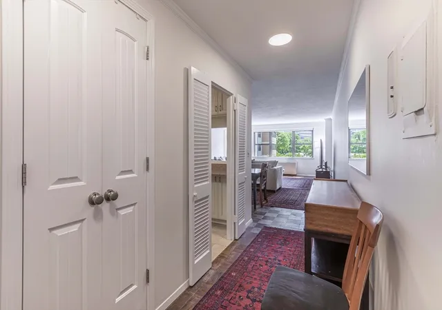 3rd image of 8 Whittier Pl #4C, Boston, MA 02114 | MLS# 73552734