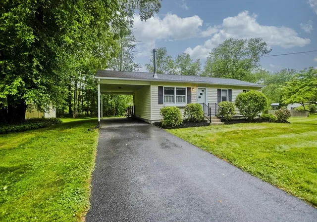 Homes for sale in Northampton, MA | 36 Brookwood Dr, Northampton, MA 01062 | MLS# 73540647