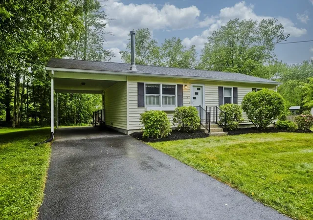 Homes for sale in Northampton, MA | 36 Brookwood Dr, Northampton, MA 01062 | MLS# 73540647