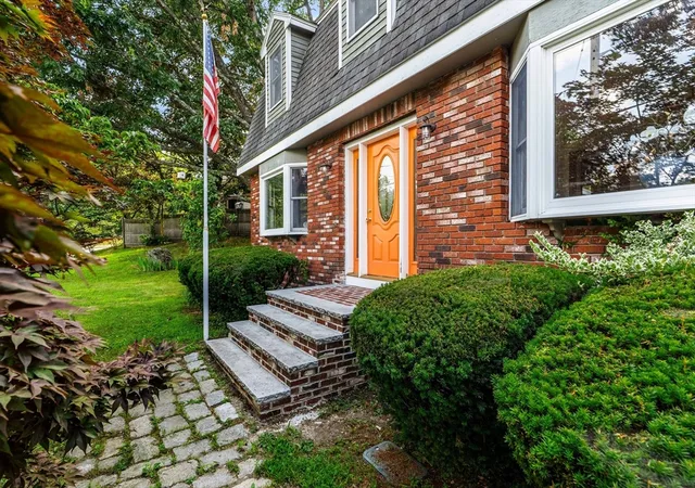 4th image of 89 W Meadow Rd, Lowell, MA 01854 | MLS# 73550280