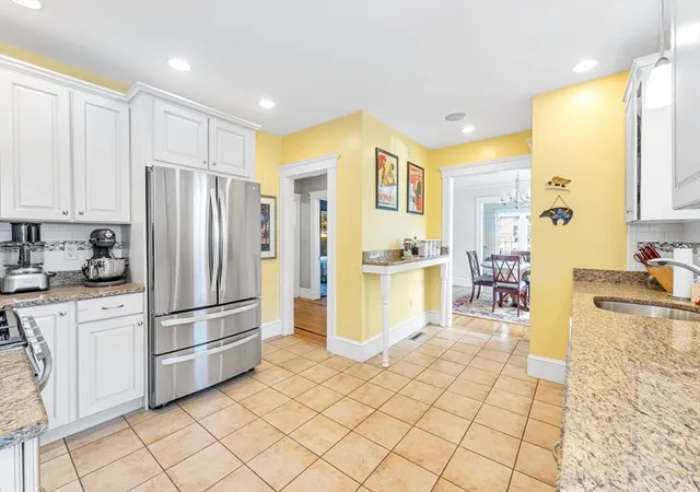 2nd image of 128 Willow St #1, West Roxbury, MA 02132 | MLS# 73546245