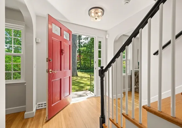 3rd image of 33 Mossman Rd, Sudbury, MA 01776 | MLS# 73540399