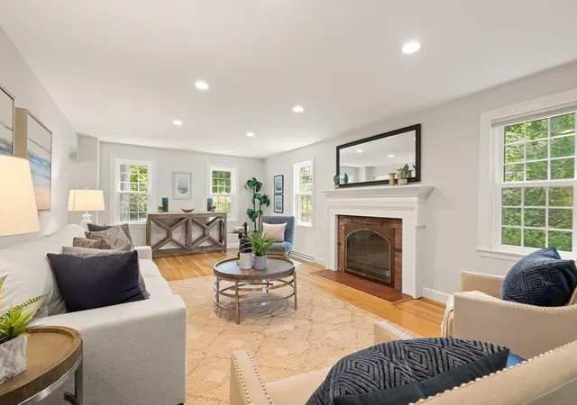 5th image of 33 Mossman Rd, Sudbury, MA 01776 | MLS# 73540399