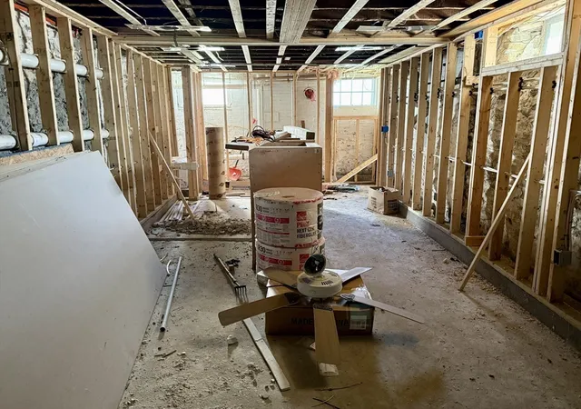 21st image of 408 W Britannia St, Taunton, MA 02780 | MLS# 73536991