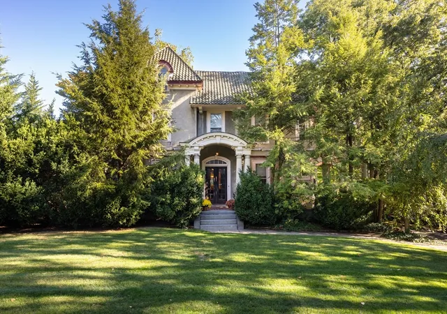 1st image of 75 Bellevue St, Newton, MA 02458 | MLS# 73550308