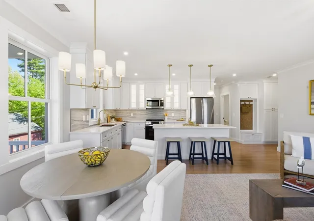 1st image of 67 Queen St #4C, East Greenwich, RI 02818 | MLS# 73532155
