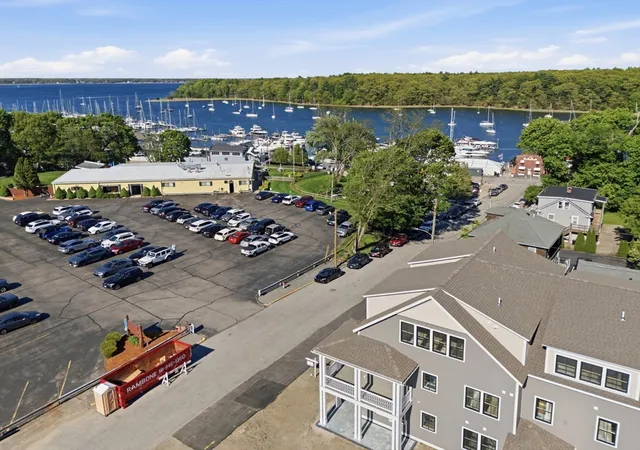 2nd image of 67 Queen St #4C, East Greenwich, RI 02818 | MLS# 73532155