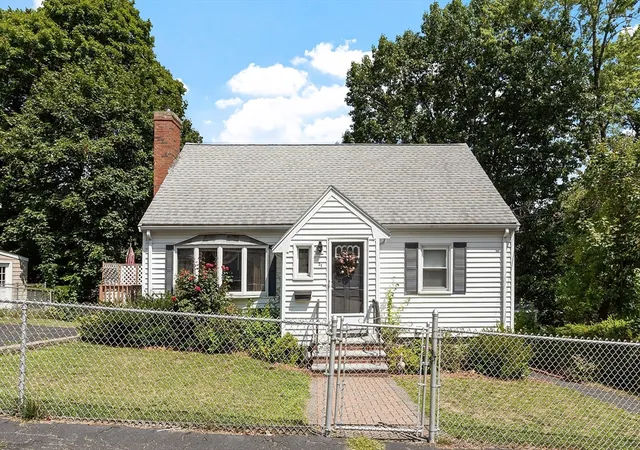 Homes for sale in Lynn, MA | 31 Spring View Dr, Lynn, MA 01904 | MLS# 73503004