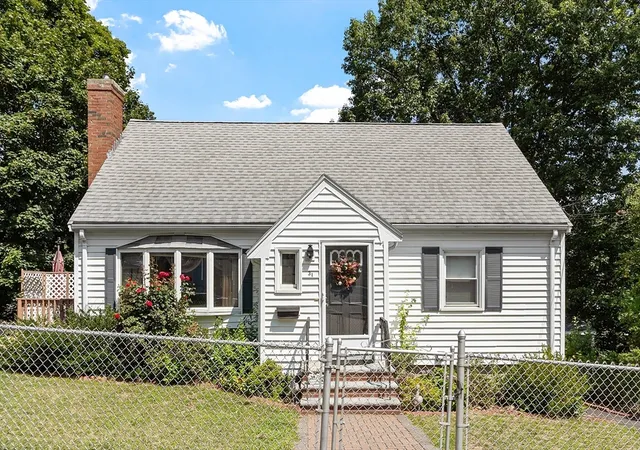 Homes for sale in Lynn, MA | 31 Spring View Dr, Lynn, MA 01904 | MLS# 73503004