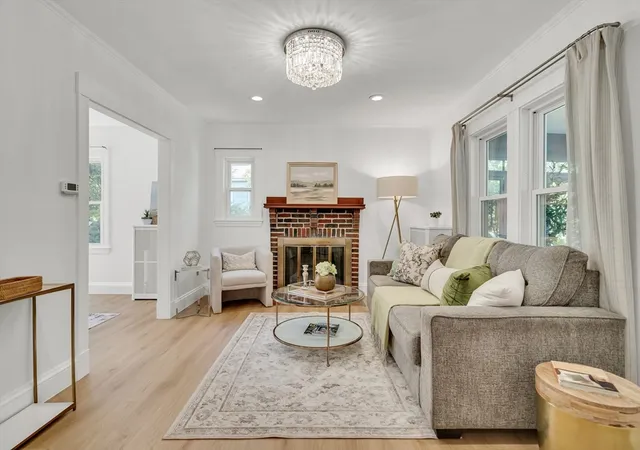 2nd image of 10 Parker Ave, Newton Center, MA 02459 | MLS# 73553300