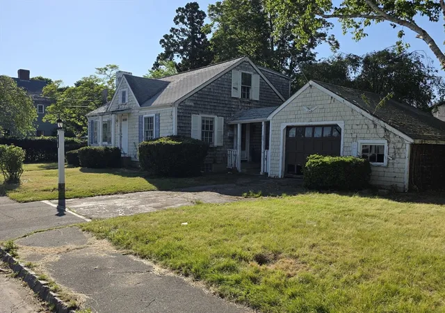 4th image of 54 Oxford St, Fairhaven, MA 02719 | MLS# 73529815