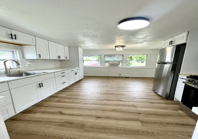 Photo 3 of Manufactured home for sale at 18 Barracuda Dr, Marlborough, MA 01752 | MLS# 73541453 | Listing updated on 2026-08-25
