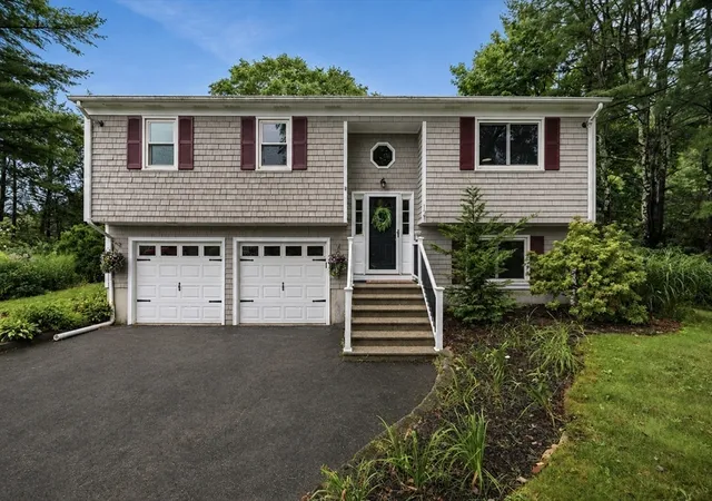 2nd image of 121 Dean St, Seekonk, MA 02771 | MLS# 73558970