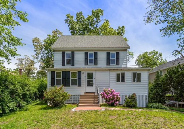1st image of 13 Highland Rd, Middleton, MA 01949 | MLS# 73529391