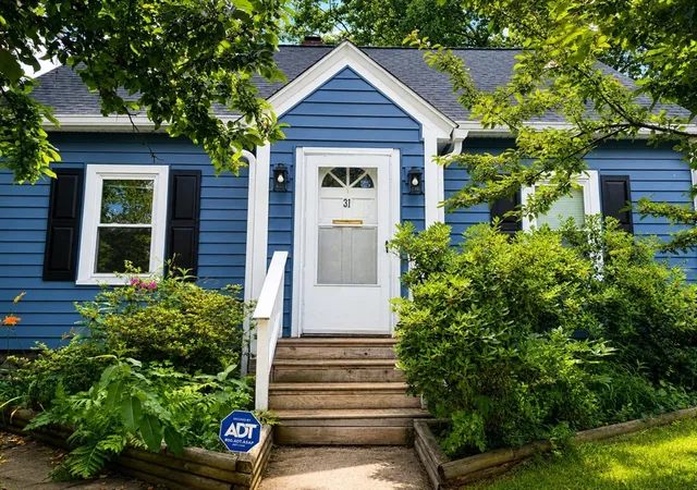Photo 1 of Single family home for sale at 31 Lincoln St, Methuen, MA 01844 | MLS# 73543813 | Listing updated on 2026-09-18