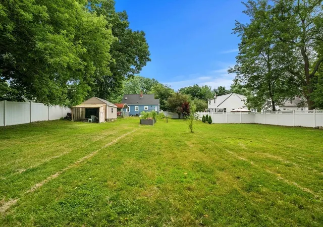 Photo 2 of Single family home for sale at 31 Lincoln St, Methuen, MA 01844 | MLS# 73543813 | Listing updated on 2026-09-18
