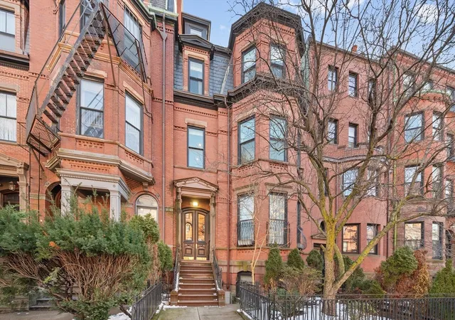 1st image of 365 Beacon St, Boston, MA 02116 | MLS# 73471746