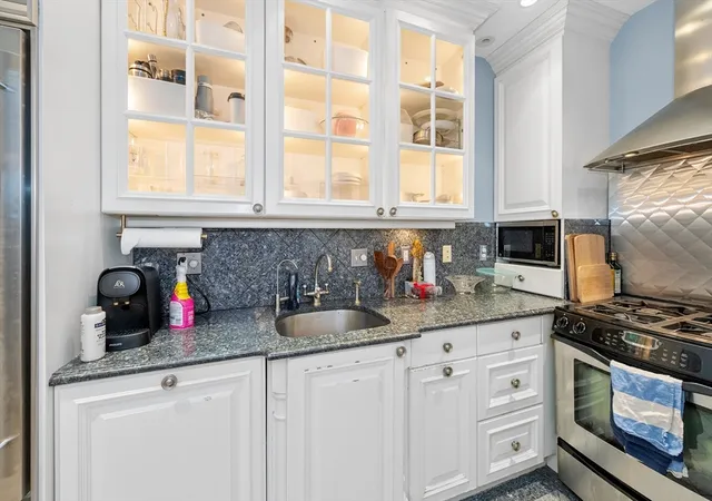 3rd image of 365 Beacon St, Boston, MA 02116 | MLS# 73471746