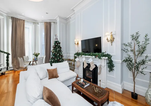 4th image of 365 Beacon St, Boston, MA 02116 | MLS# 73471746