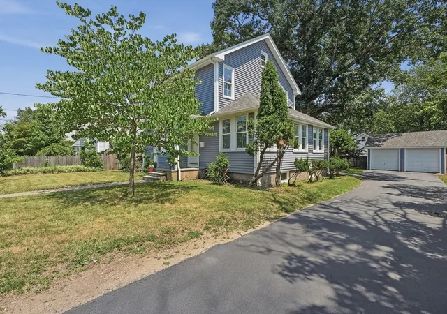 3rd image of 190 Manomet St, Brockton, MA 02301 | MLS# 73544755