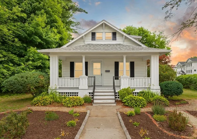 1st image of 484 Groveland St, Haverhill, MA 01830 | MLS# 73545589