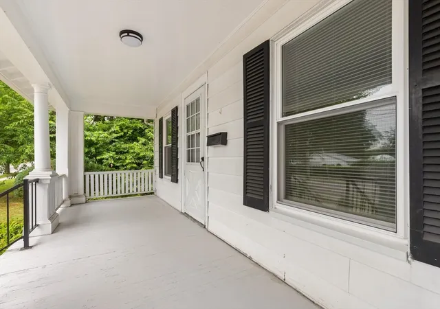 5th image of 484 Groveland St, Haverhill, MA 01830 | MLS# 73545589