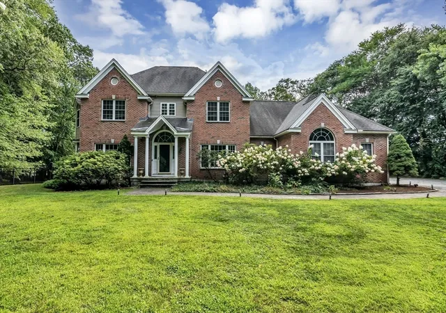 1st image of 52 Goodnow Ln, Framingham, MA 01702 | MLS# 73565981
