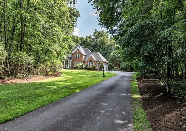 5th image of 52 Goodnow Ln, Framingham, MA 01702 | MLS# 73565981