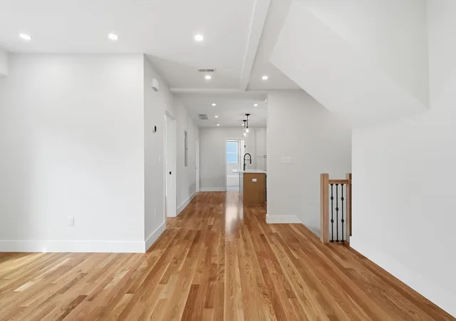 4th image of 183 Madison St #2, Malden, MA 02148 | MLS# 73567997