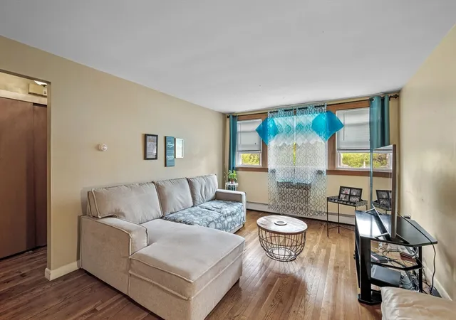 Listing Photo 4 - Condo for sale in building located at 100 Magnolia Ave, Lynn, MA 01904 - Unit #22
